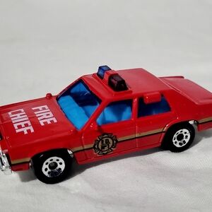 Matchbox Red Ford LTD Fire Chief Car 1987